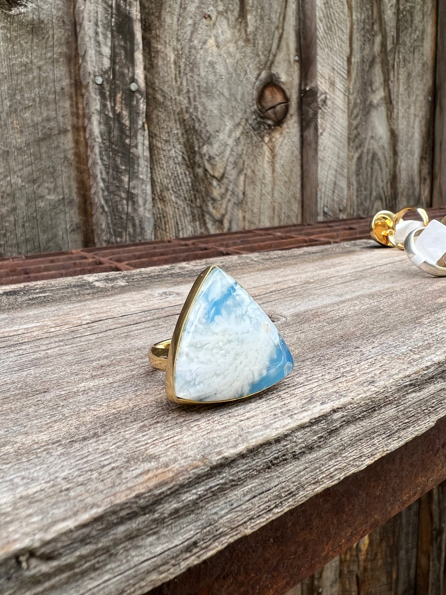 Cloud Plumed Agate Ring inGold Alchemia #148