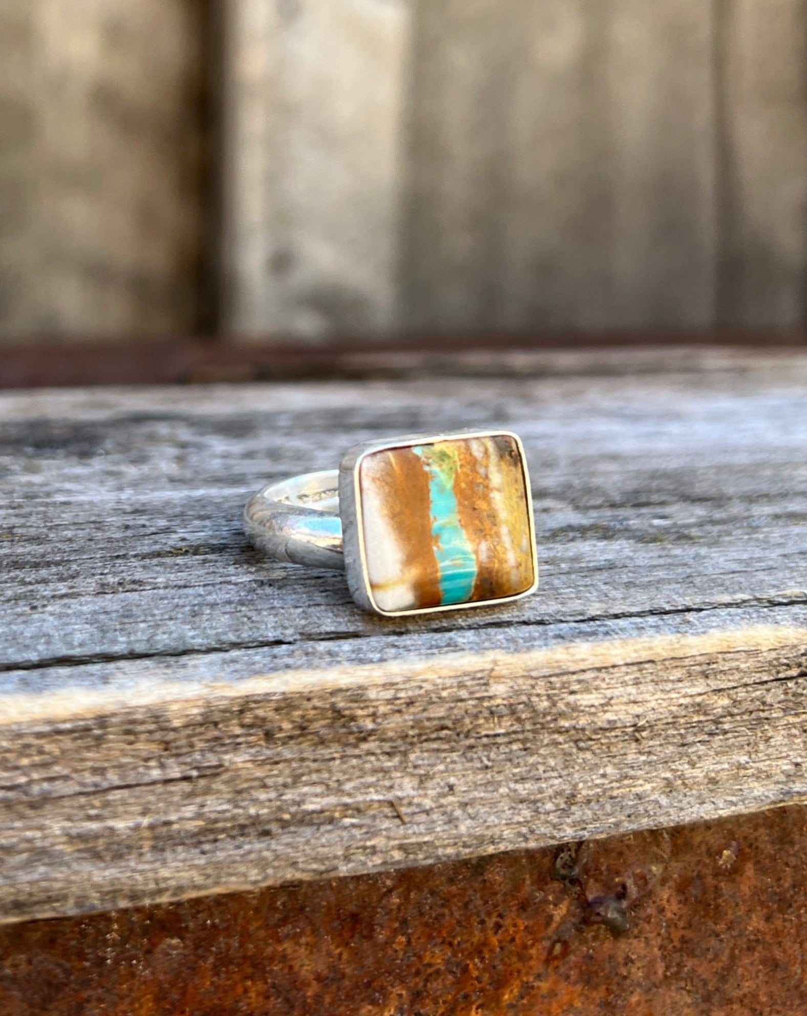 Royston Ribbom Ring in Sterling Silver D18