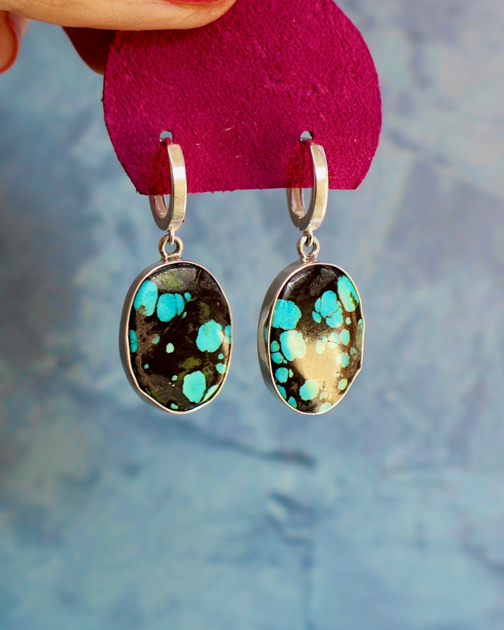 Hubie Turquoise Ear Huggie H24