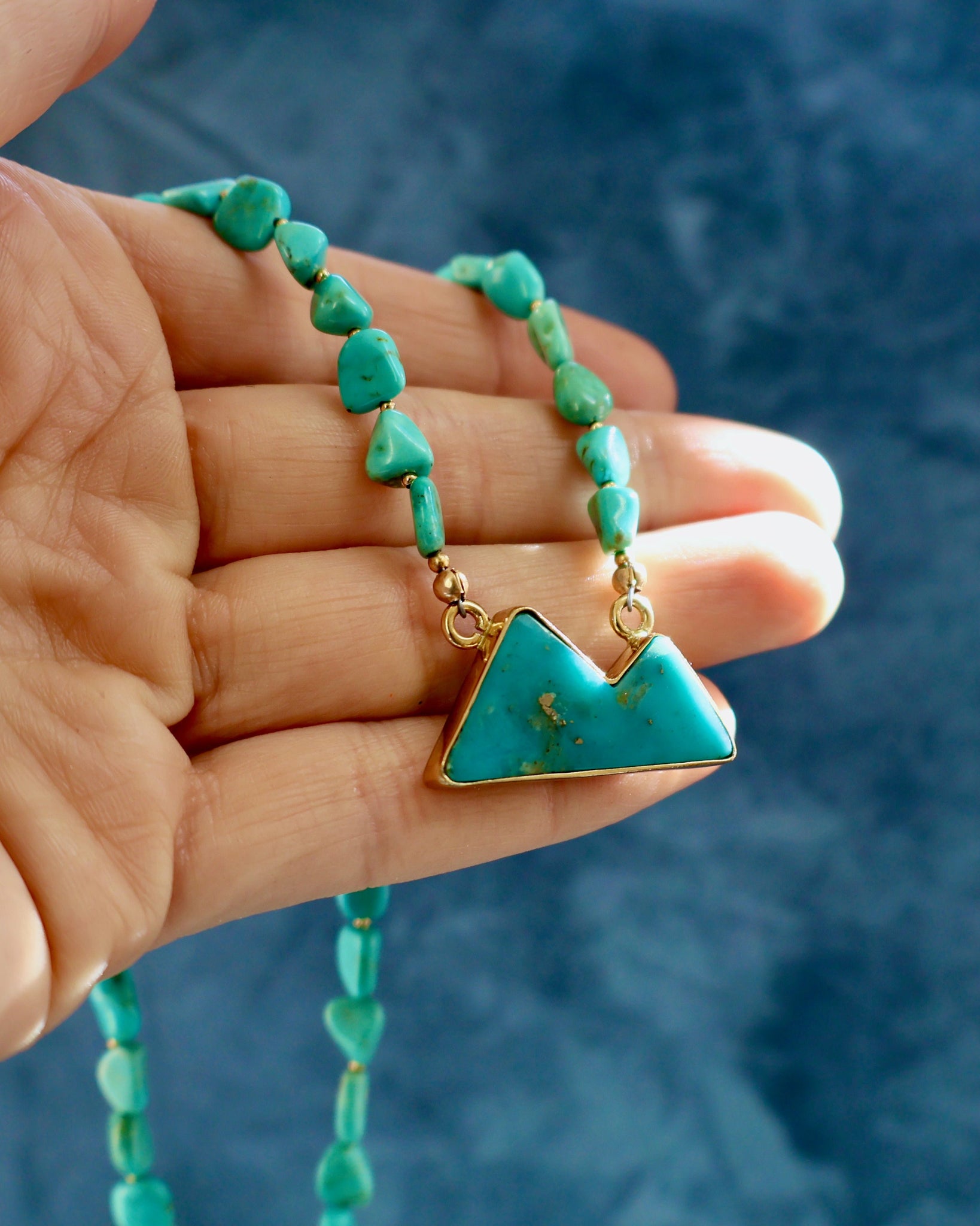 Turquoise Mountain Pendant with Campitos Turquoise chain in Gold H60