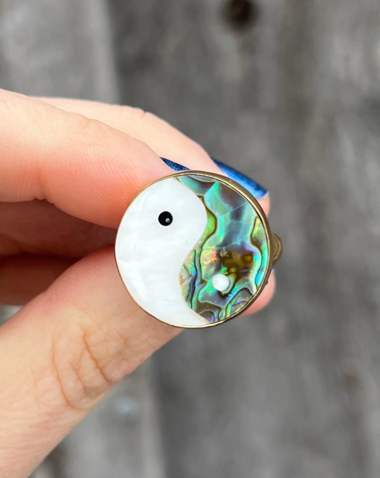 YinYang Mother of Pearl & Abalone Inlay Design Ring in Gold Alchemia Adjustable T6