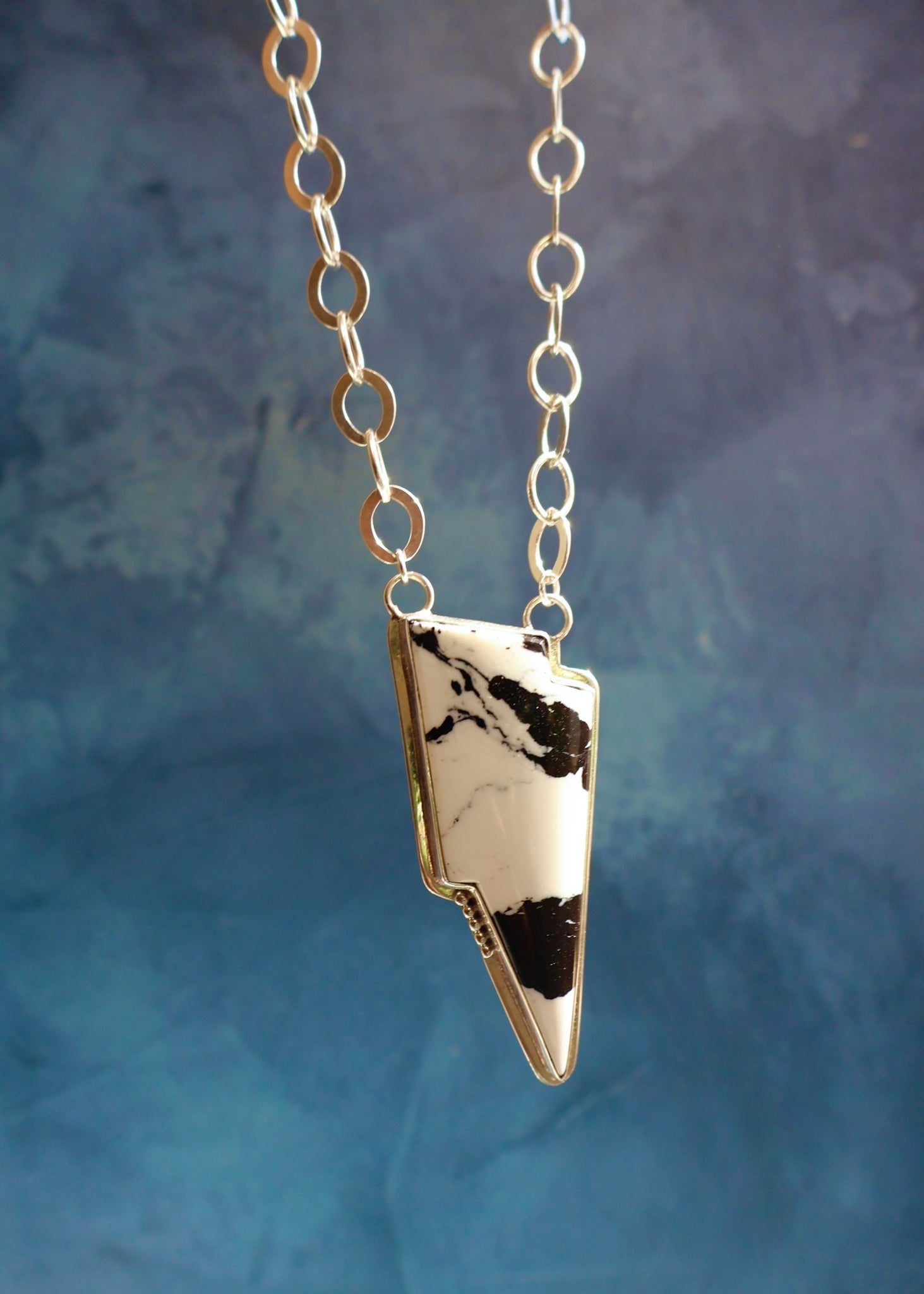 White Buffalo Lightning Bolt Necklace EW56