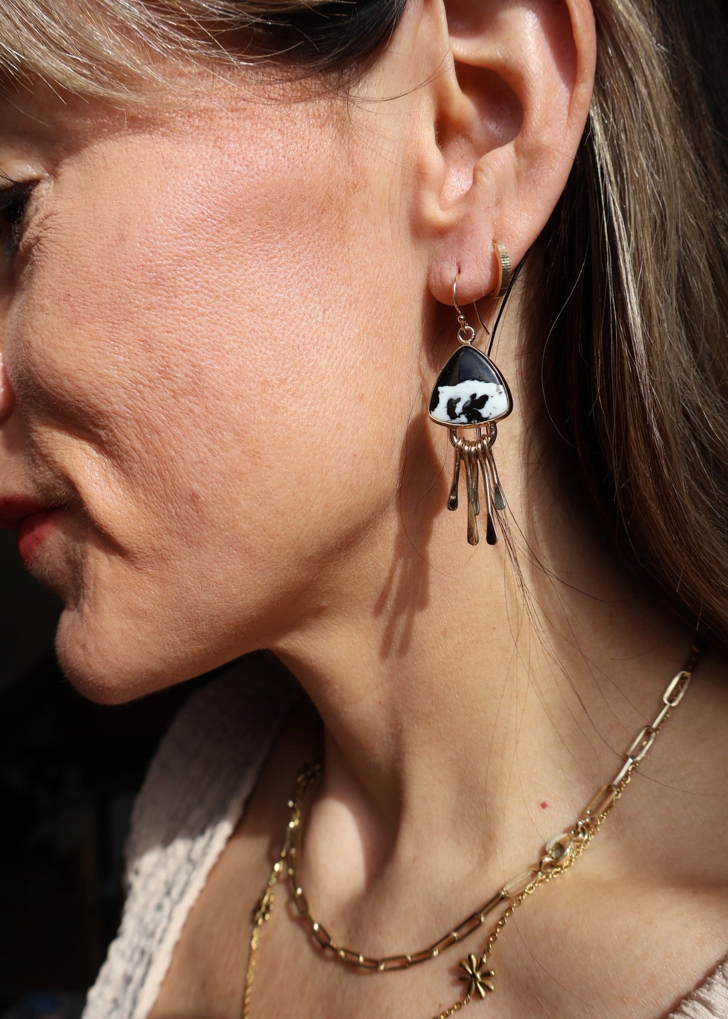 White Buffalo Fringe Earring HP27