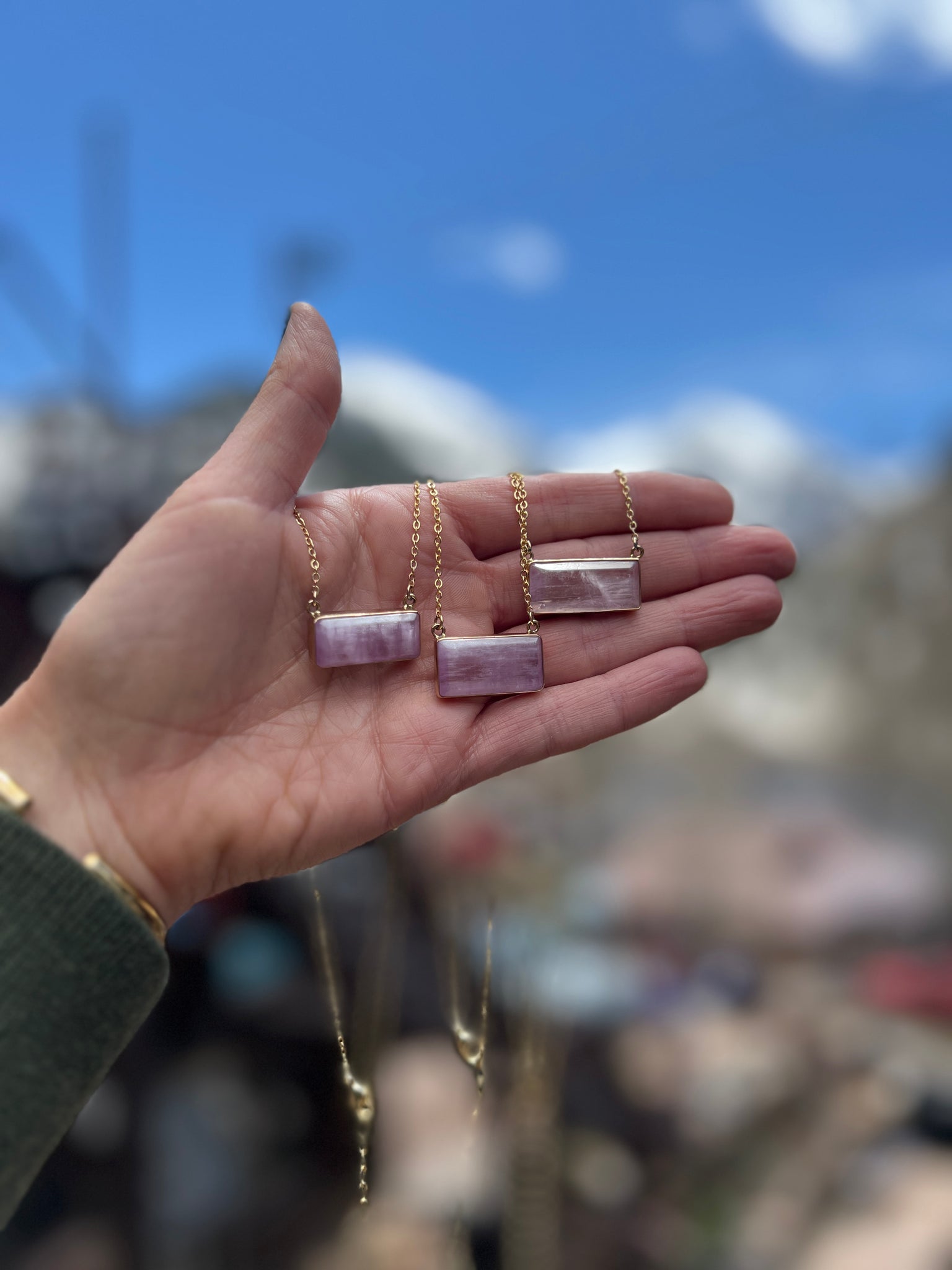 Kunzite bar necklace in Gold Alchemia #108