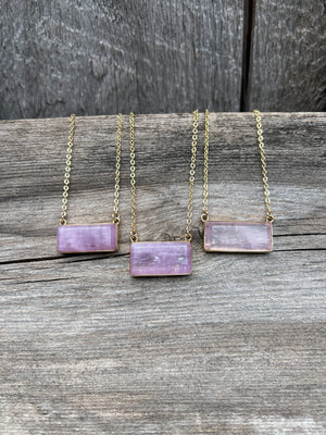 Kunzite bar necklace in Gold Alchemia #108